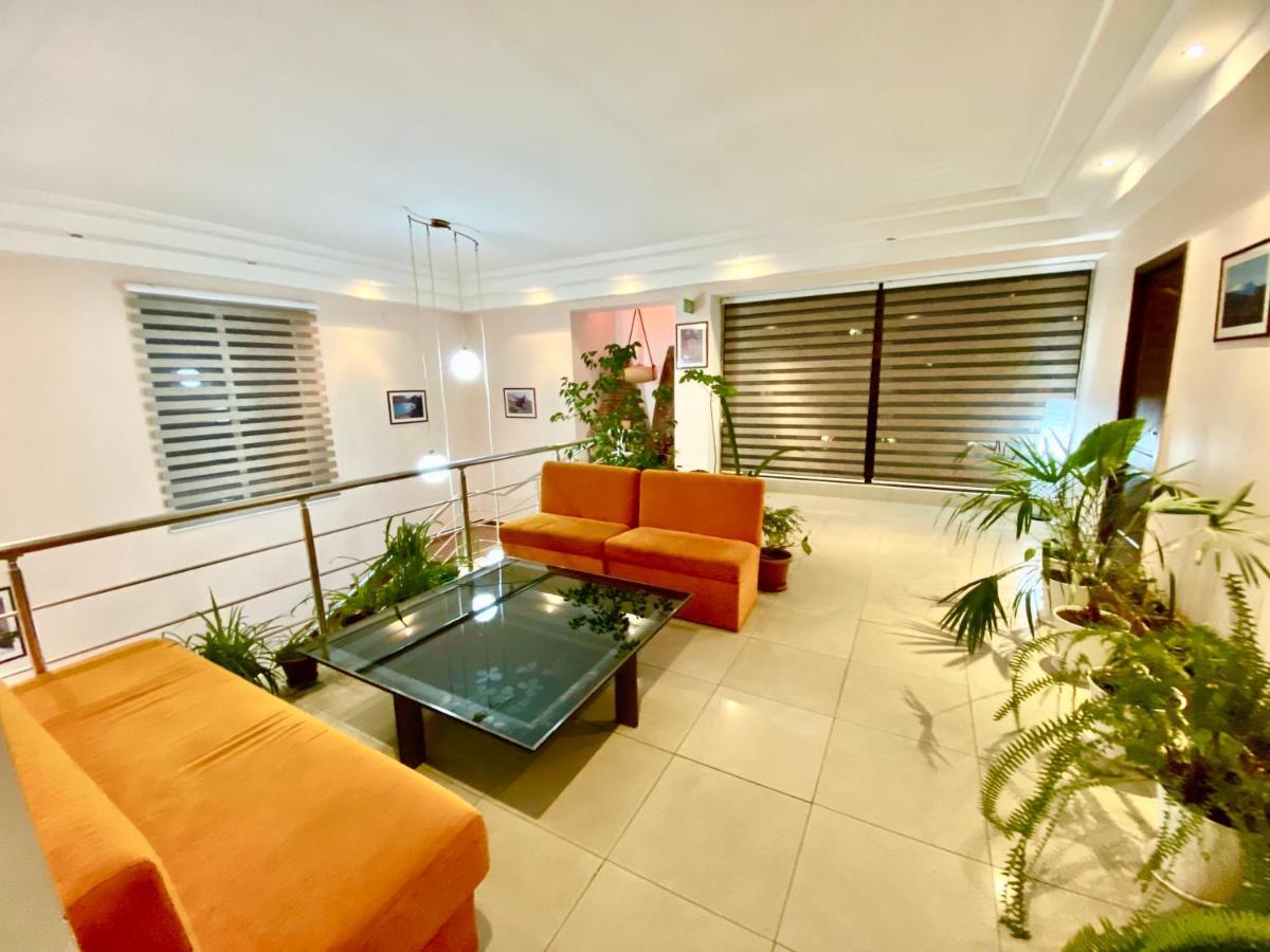 Vayk Hotel 외부 사진