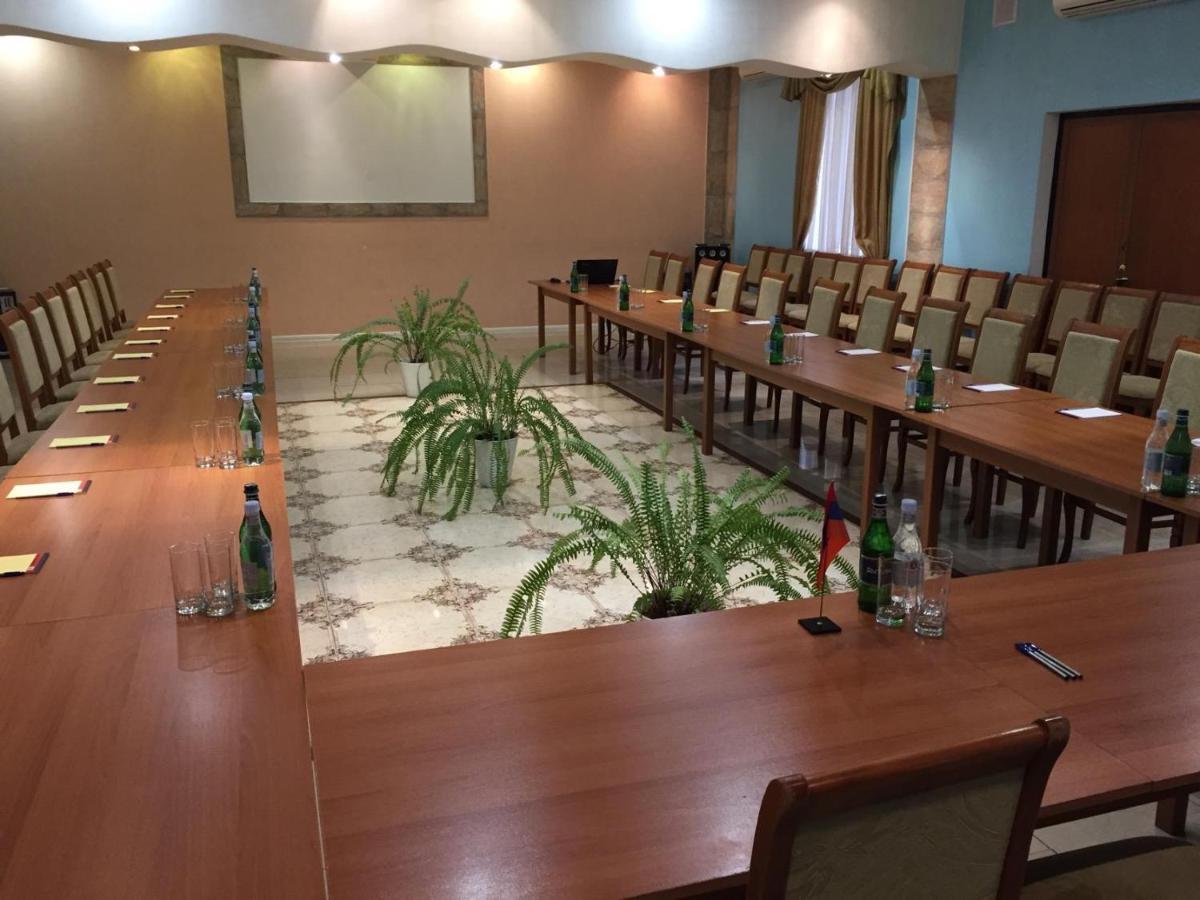Vayk Hotel 외부 사진