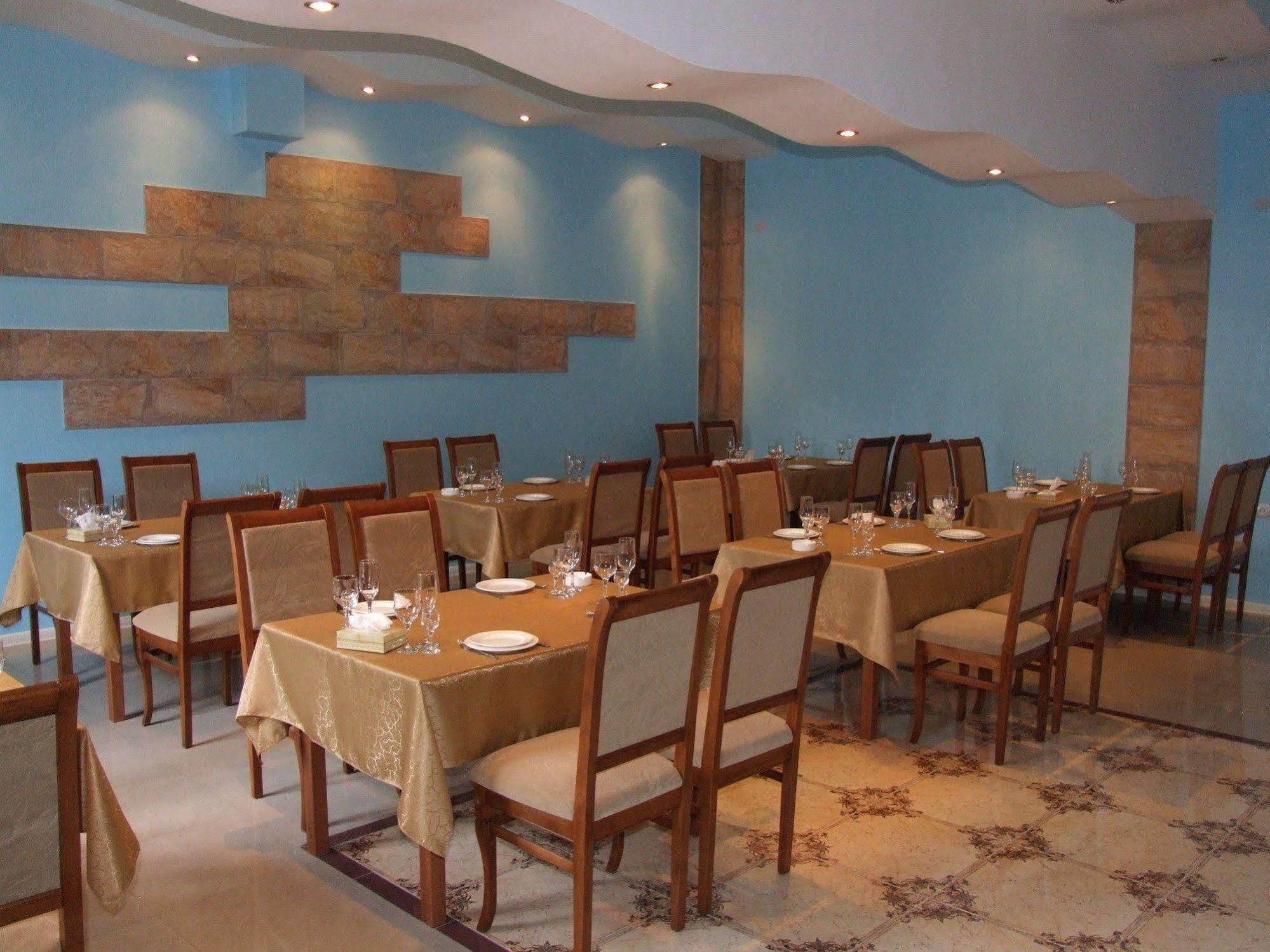 Vayk Hotel 외부 사진