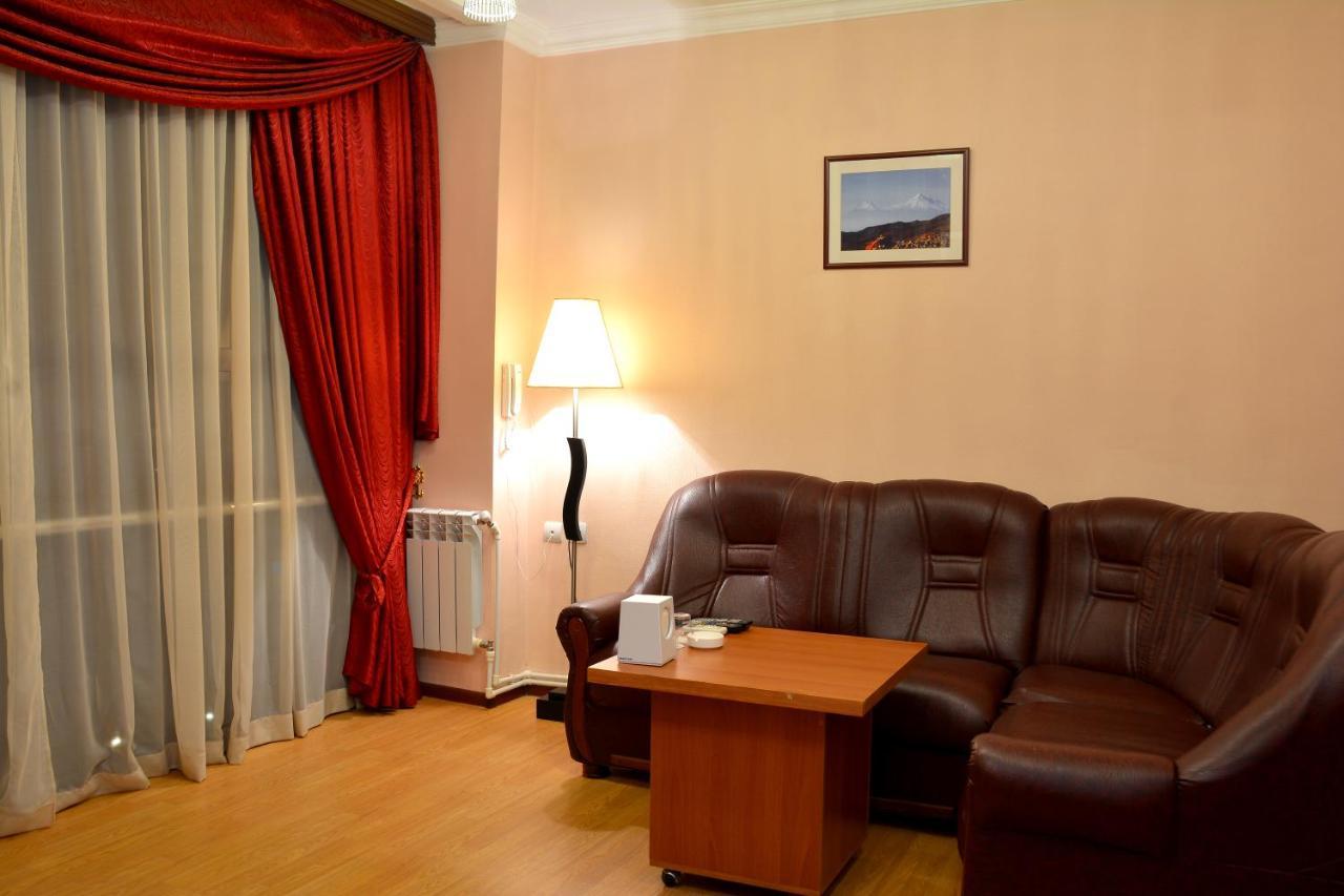 Vayk Hotel 외부 사진